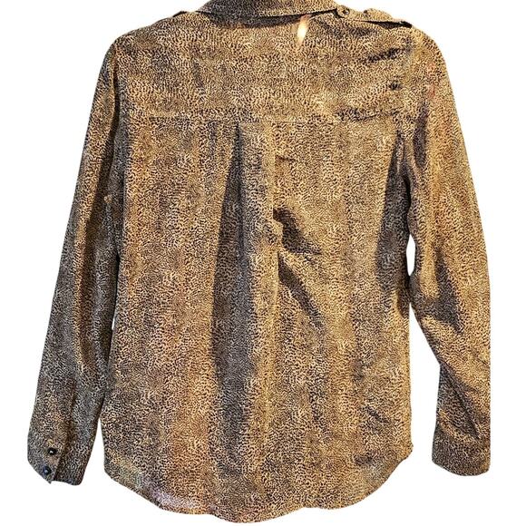Guess Los Angeles Size Small Animal Cheetah Print Lightweight Blouse Button Up - Picture 2 of 3